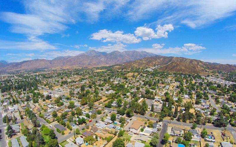 Neighborhood with Yucaipa mountains