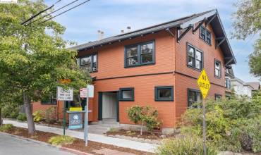 2545 Milvia St, Berkeley, California 94704, 3 Bedrooms Bedrooms, ,1 BathroomBathrooms,Residential,Buy,2545 Milvia St,41068868