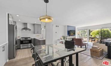 950 N Kings Road 266, West Hollywood, California 90069, 2 Bedrooms Bedrooms, ,2 BathroomsBathrooms,Residential Lease,Rent,950 N Kings Road 266,24424347