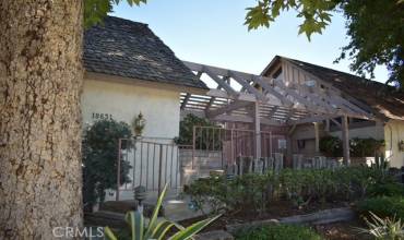 18631 Collins Street 22, Tarzana, California 91356, 2 Bedrooms Bedrooms, ,1 BathroomBathrooms,Residential,Buy,18631 Collins Street 22,SR24158338