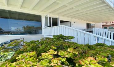 264 Dolphin Way, Laguna Beach, California 92651, 2 Bedrooms Bedrooms, ,1 BathroomBathrooms,Residential Lease,Rent,264 Dolphin Way,LG24162160