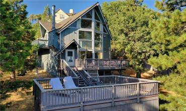 27652 Saint Bernard, Lake Arrowhead, California 92352, 3 Bedrooms Bedrooms, ,2 BathroomsBathrooms,Residential,Buy,27652 Saint Bernard,EV24161625