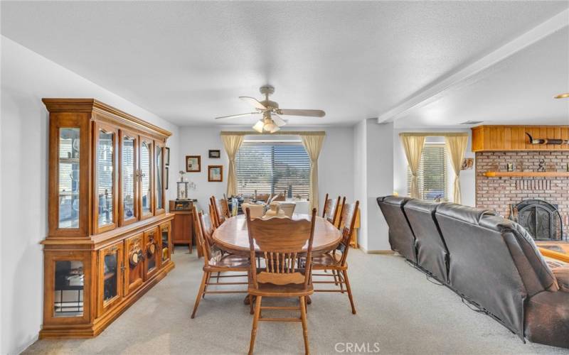 FORMAL DINING AREA