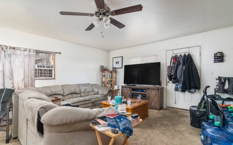 Duplex back unit living room