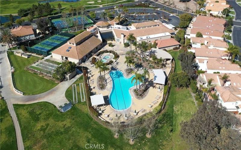 Overview of The Colony clubhouse and pool / spas.