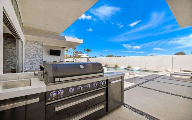 Outdoor kitchen