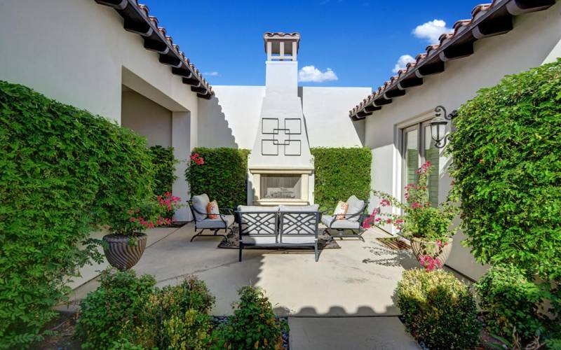 CASITA COURTYARD AND FIREPLACE RS