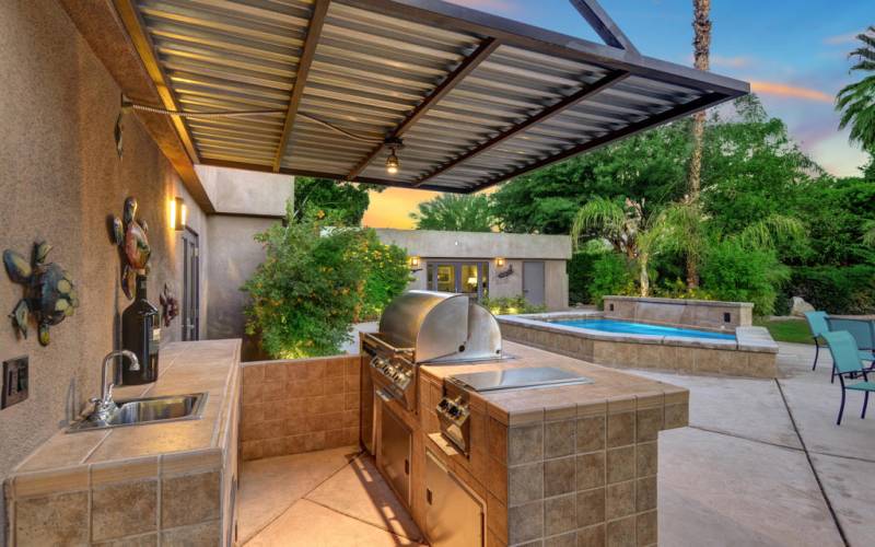 OUTDOOR KITCHEN TO SPA AND CASITA 1 DUSK