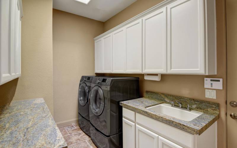 027UTILITY ROOM