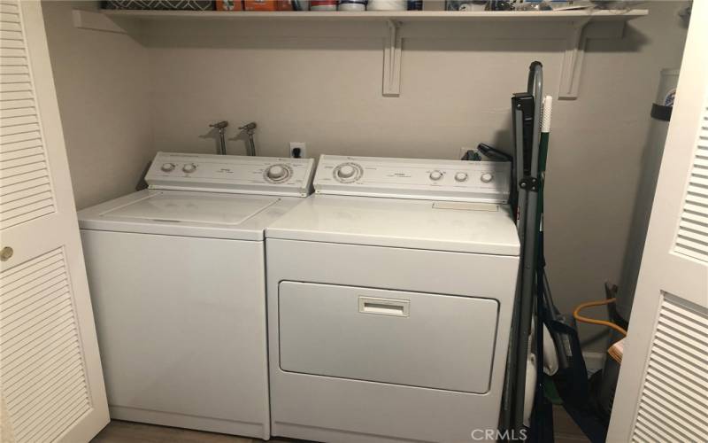 Side by Side - Spacious Laundry cabinet - Washer & Dryer Included