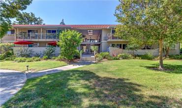 827 Via Alhambra A, Laguna Woods, California 92637, 2 Bedrooms Bedrooms, ,1 BathroomBathrooms,Residential,Buy,827 Via Alhambra A,OC24163440