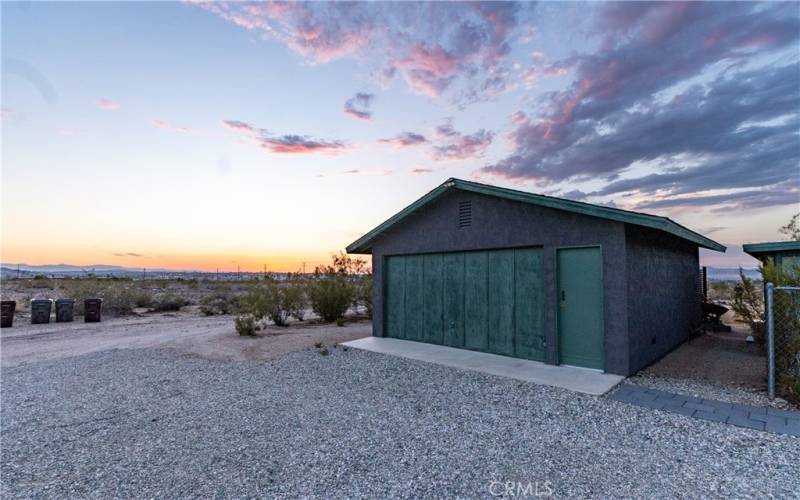 Detached Garage