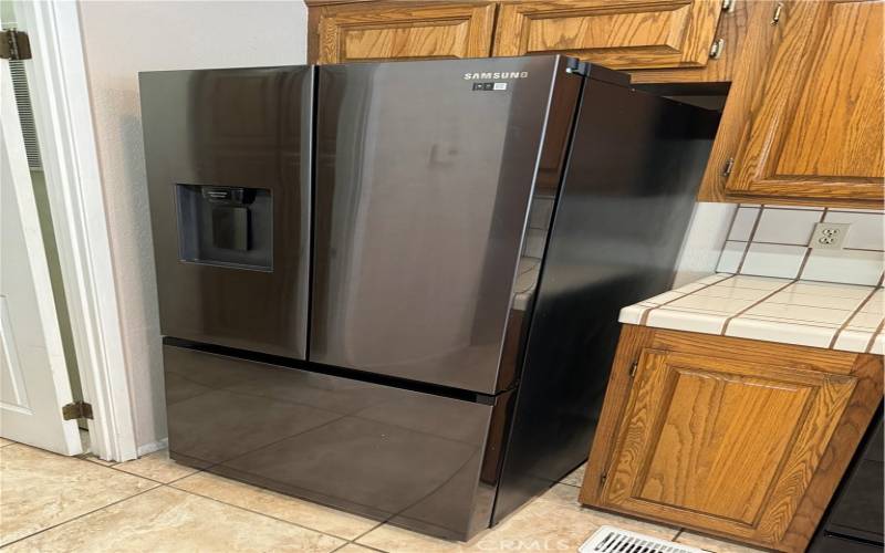 Samsung WiFi connected Refrigerator/Freezer included