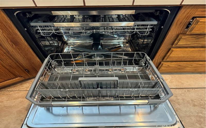 Dishwasher has stainless steel interior