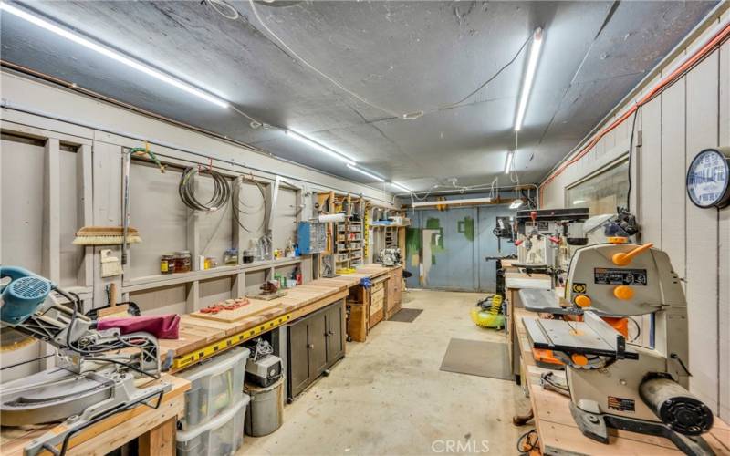 Great sized laundry room