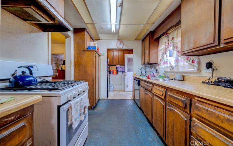 Kitchen/ Laundry Room