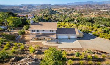 30521 Roadrunner Ridge, Valley Center, California 92082, 3 Bedrooms Bedrooms, ,2 BathroomsBathrooms,Residential,Buy,30521 Roadrunner Ridge,240018637SD