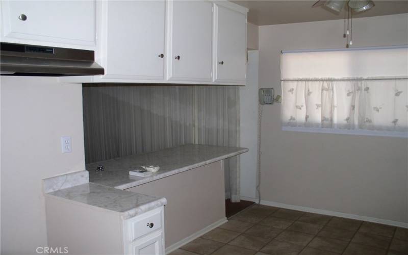 Back Unit Kitchen Breakfast Nook Area Pre Tenant Move in 2014