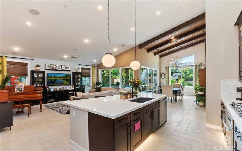 Great Room - This is an Entertainers Kitchen