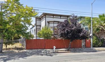 835 Wood St, Oakland, California 94607, 5 Bedrooms Bedrooms, ,3 BathroomsBathrooms,Residential Income,Buy,835 Wood St,41069131