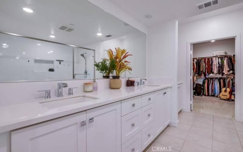 Primary Bathroom Ensuite with Dual Vanity