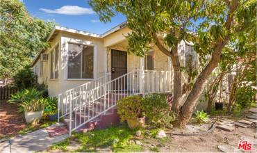 8595 Higuera Street Front Unit, Culver City, California 90232, 2 Bedrooms Bedrooms, ,1 BathroomBathrooms,Residential Lease,Rent,8595 Higuera Street Front Unit,24425039