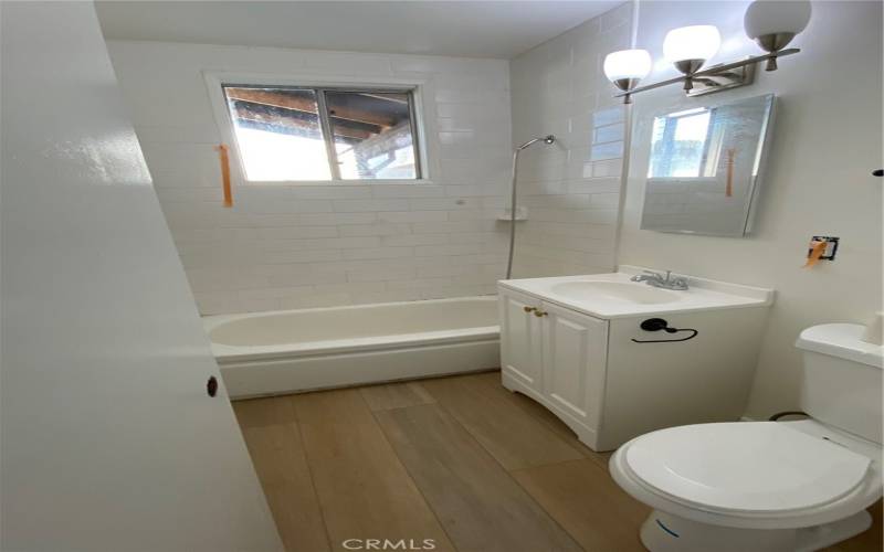 Back Unit - Bathroom