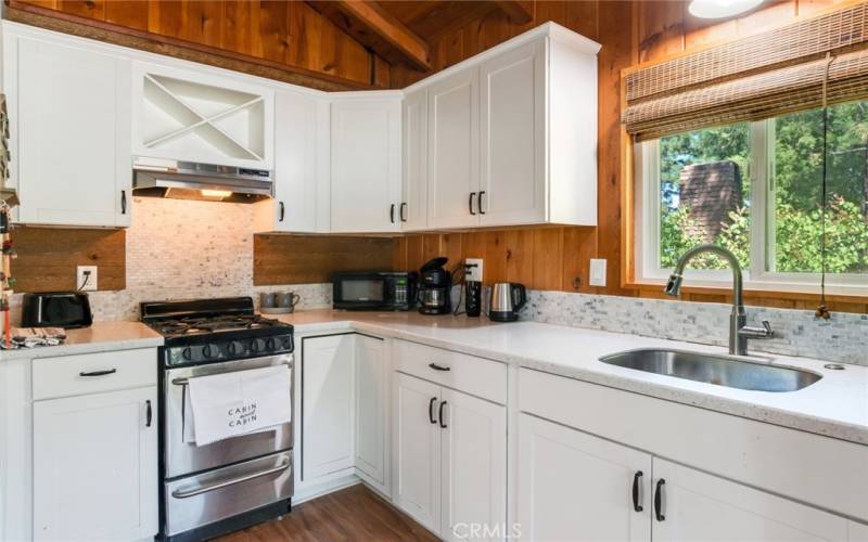 The Knotty Pine is just beautiful against the shaker cabinets