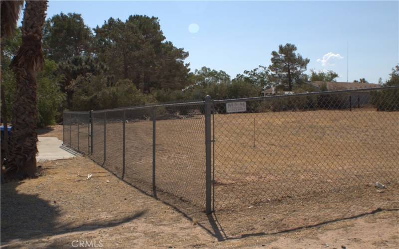 View of lot from 40th 

street