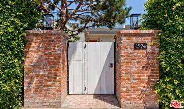 1974 S Crescent Heights Boulevard, Los Angeles, California 90034, 4 Bedrooms Bedrooms, ,2 BathroomsBathrooms,Residential Lease,Rent,1974 S Crescent Heights Boulevard,24425579