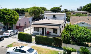 910 E 90th Street, Los Angeles, California 90002, 6 Bedrooms Bedrooms, ,3 BathroomsBathrooms,Residential Income,Buy,910 E 90th Street,DW24162373