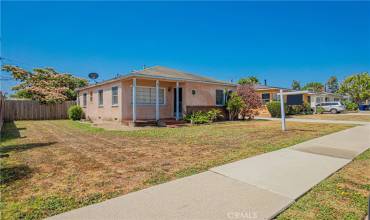 4906 W 140th Street, Hawthorne, California 90250, 2 Bedrooms Bedrooms, ,1 BathroomBathrooms,Residential,Buy,4906 W 140th Street,SB24144553