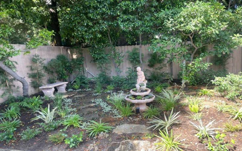 Large English Garden Back Yard with Large Patio for Entertaining.  Gas Connection for Barbeque