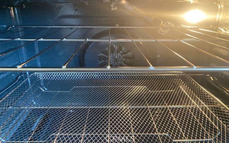 Convection Oven with air fry, inside view