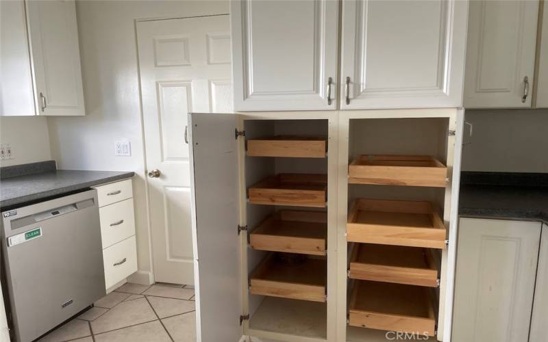 Kitchen storage