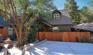 882 Arrowhead Villa Road, Lake Arrowhead, California 92352, 2 Bedrooms Bedrooms, ,1 BathroomBathrooms,Residential,Buy,882 Arrowhead Villa Road,RW24165479