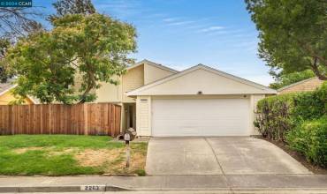 2263 Lynbrook ct, Pittsburg, California 94565, 4 Bedrooms Bedrooms, ,2 BathroomsBathrooms,Residential,Buy,2263 Lynbrook ct,41069228