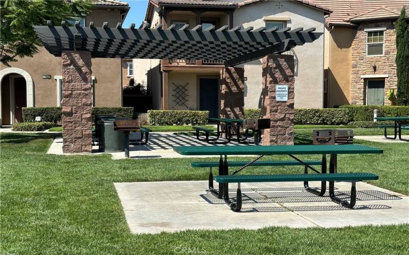 HOA bbq and picnic area