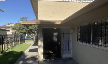 2308 L St. #2, Antioch, California 94509, 2 Bedrooms Bedrooms, ,1 BathroomBathrooms,Residential Lease,Rent,2308 L St. #2,41069516