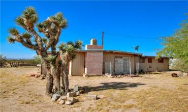 62105 Moon Drive, Joshua Tree, California 92252, 1 Bedroom Bedrooms, ,2 BathroomsBathrooms,Residential,Buy,62105 Moon Drive,JT24166692