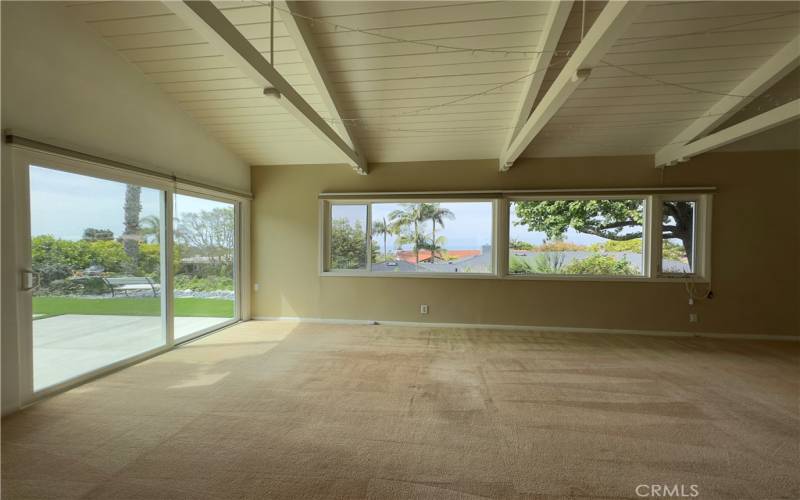 LIVING ROOM w/ PANORAMIC OCEAN VIEW