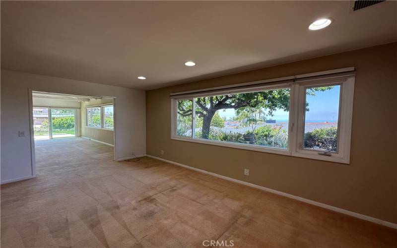 DINNING ROOM w/ PANORAMIC OCEAN VIEW