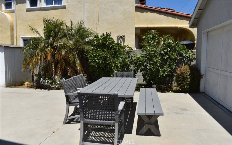 Outdoor seating for dining al fresco