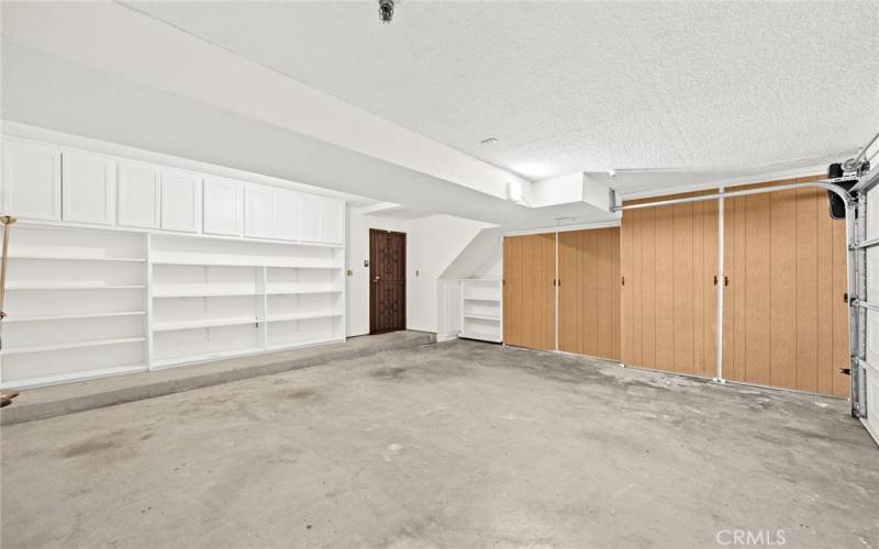 Garage with Built in Cabinets and Storages