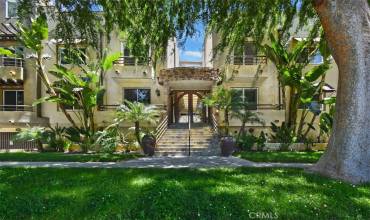 4128 Whitsett Avenue 105, Studio City, California 91604, 2 Bedrooms Bedrooms, ,2 BathroomsBathrooms,Residential,Buy,4128 Whitsett Avenue 105,SR24167450