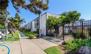 5530 Ackerfield Avenue 302, Long Beach, California 90805, 1 Bedroom Bedrooms, ,1 BathroomBathrooms,Residential,Buy,5530 Ackerfield Avenue 302,OC24166474