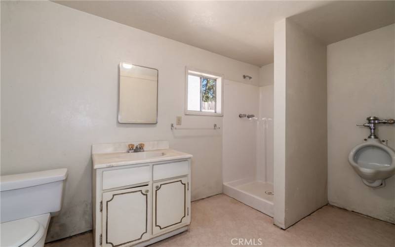 Full bathroom in garage