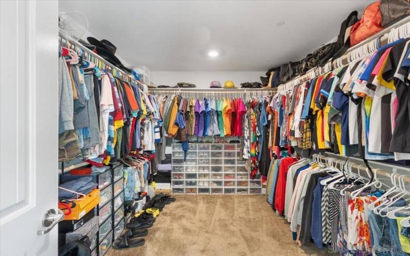 Walk-in Closet