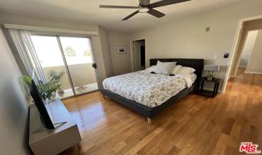 833 S Orange Grove Avenue 6, Los Angeles, California 90036, 2 Bedrooms Bedrooms, ,2 BathroomsBathrooms,Residential Lease,Rent,833 S Orange Grove Avenue 6,24427923