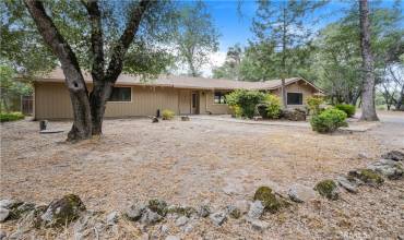 51152 Road 423, Oakhurst, California 93644, 2 Bedrooms Bedrooms, ,2 BathroomsBathrooms,Residential,Buy,51152 Road 423,FR24168070